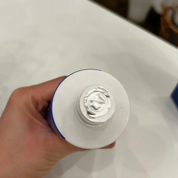 PanOxyl Acne Creamy Wash for Face & Body (SEALED) - Picture 2 of 6